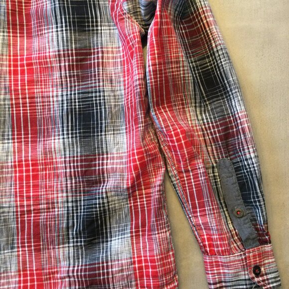 Bundle of 2 Stylish Men’s Long Sleeve Button Shirts – Versatile Gray & Red Combo - Picture 4 of 8